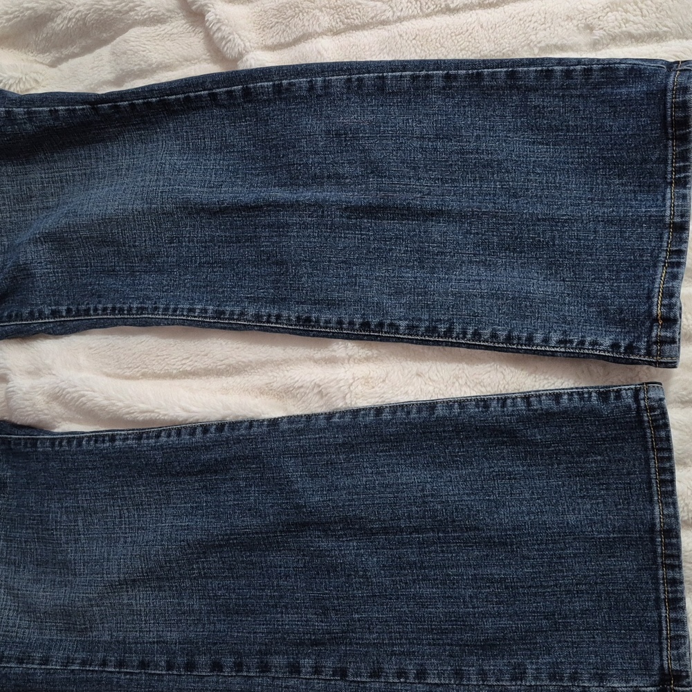 Levi's Dark Blue CURVY, BOOT CUT Women's Jeans, SIZE 10L. - Picture 5 of 12